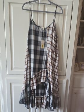 Chelsea & Violet Black, White & Brown Plaid High-Low Slip Dress